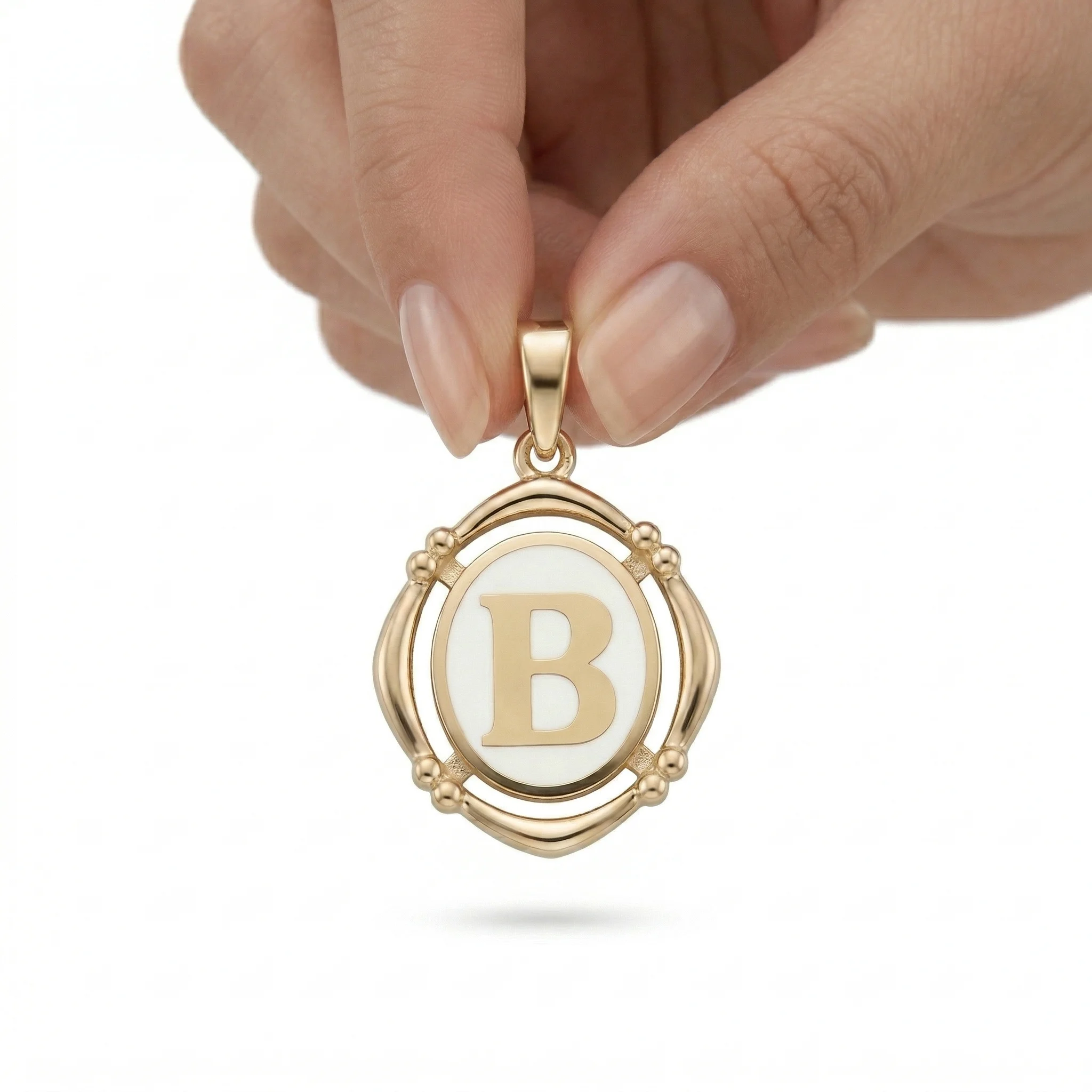 Buchstabenanhänger B aus 14 Karat Gold – Perlmutt 3