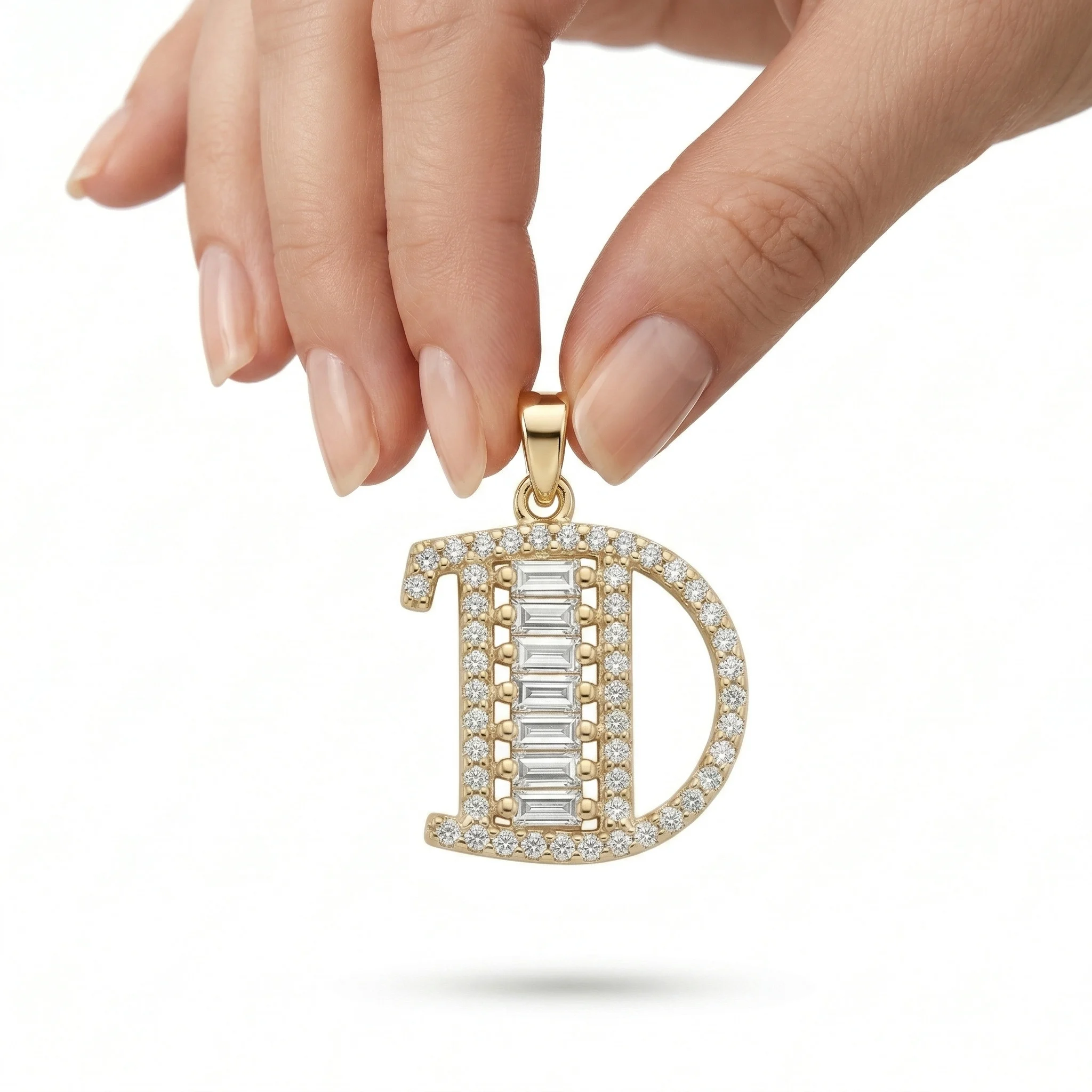 Buchstabenanhänger D aus 14 Karat Gold – Baguette-Steine 2