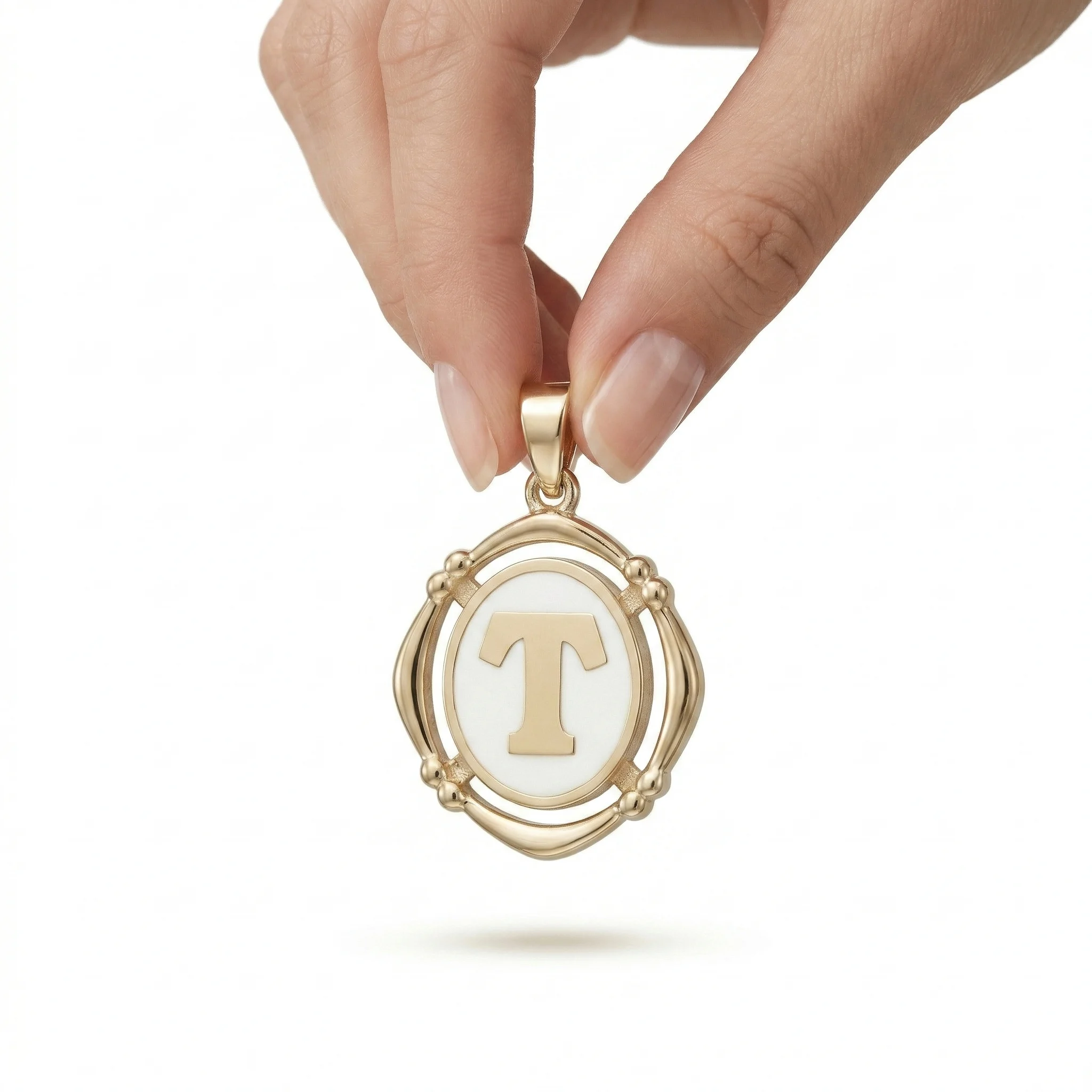 Buchstabenanhänger T aus 14 Karat Gold – Perlmutt 3